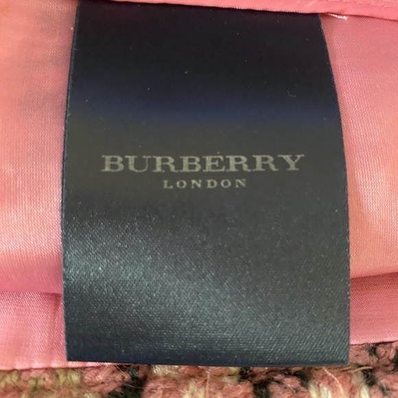Vintage Burberry London pink wool skirt - Picture 4 of 4